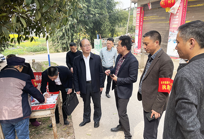 自贡市经济和信息化局总工程师潘树勇陪同,富顺县科经局,永年镇政府